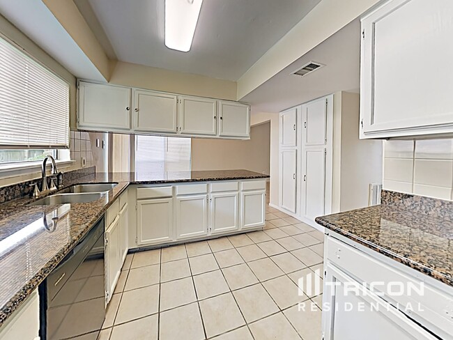 Building Photo - 16506 Quail Dale Dr