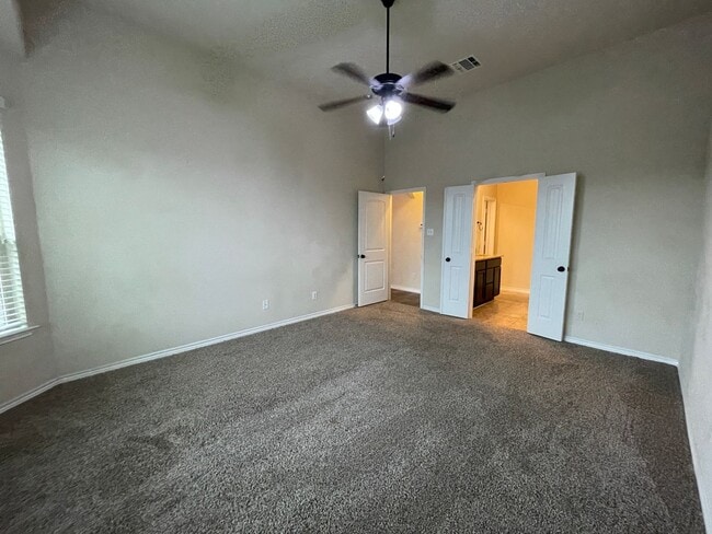 Building Photo - 3240 Valentino Dr