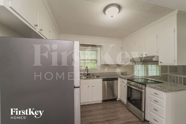 Building Photo - 9306 Covedale Dr