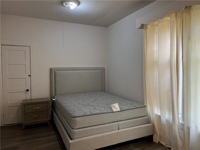 Building Photo - 49 Spruce St