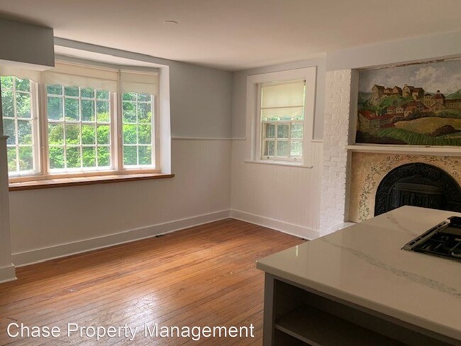 Building Photo - 4 br, 2.5 bath House - 11 Randall Court