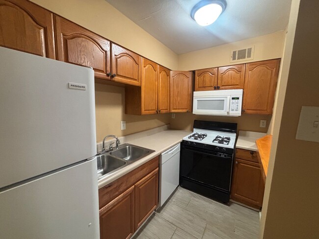 Building Photo - Vinton Avenue Apartments