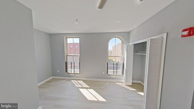 Building Photo - 1831 W Diamond St