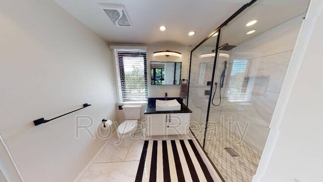 Building Photo - 21 Kepola Pl