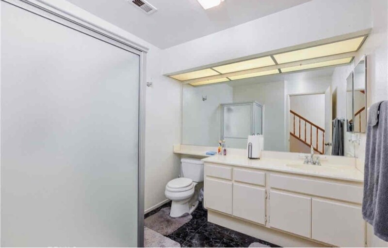 Building Photo - 23604 Tarara Dr