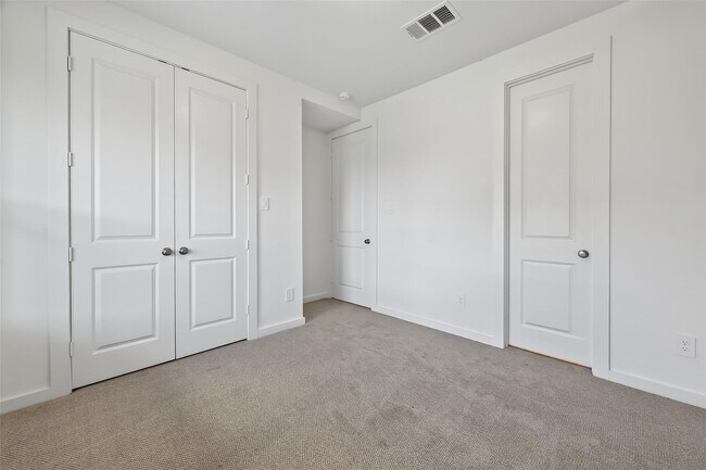 Building Photo - 3222 Kindred Wy