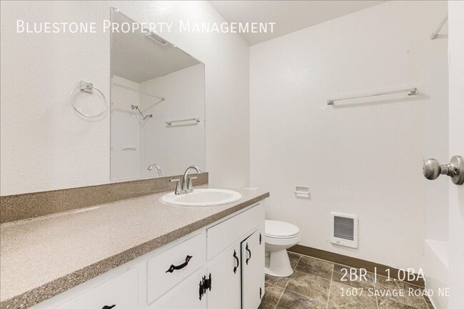 Building Photo - 1607 Savage Rd NE