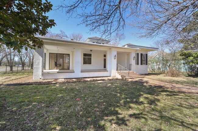 Building Photo - 134 S Hatton