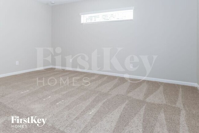 Building Photo - 2092 SW Altman Ave