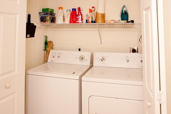 Building Photo - 1123 Blue Stem Dr