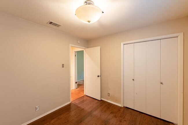 Building Photo - Charming 3 bed, 2 bath home in Mesa Park neighborhood!