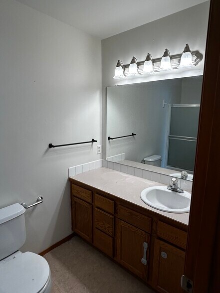 Building Photo - 614 S 41st Ct