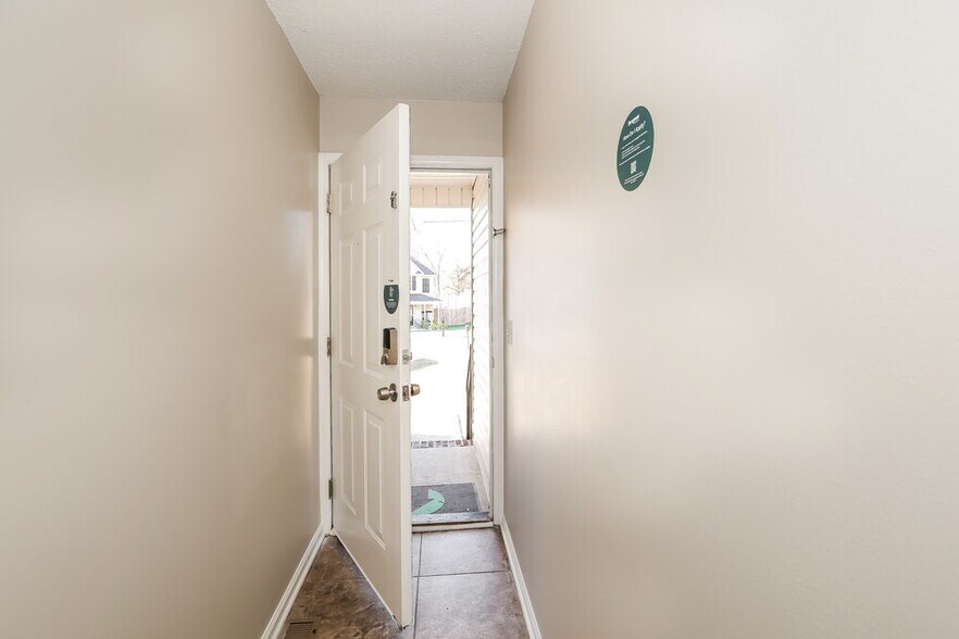 Building Photo - 301 Oferrell St