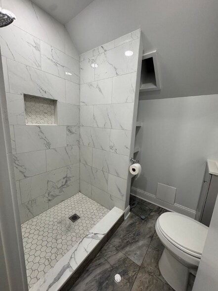 Building Photo - 3111 N Clifton Ave