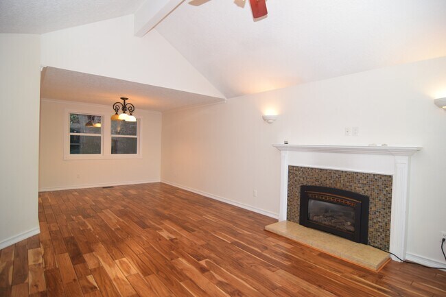 Building Photo - 17927 Ridge Lake Dr