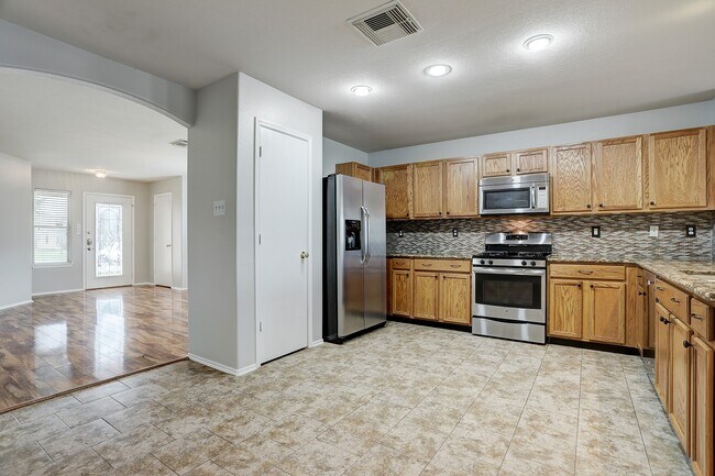 Building Photo - 223 Sunset Colony Dr