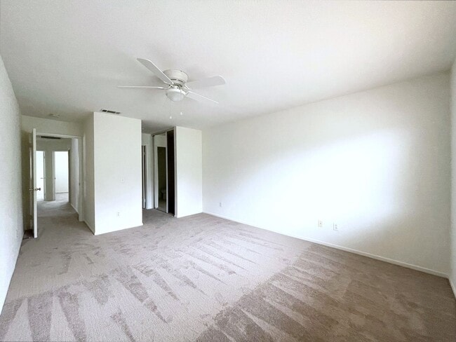 Building Photo - Spacious Home in Ivey Pointe!