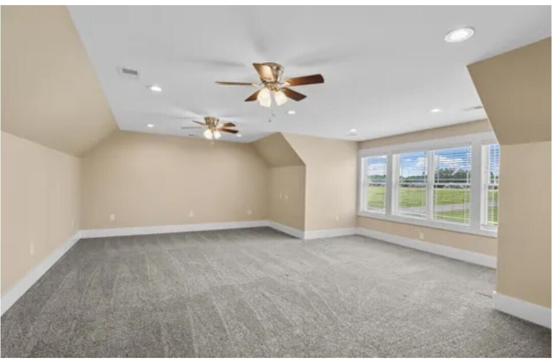 Building Photo - 3023 Marina Dr