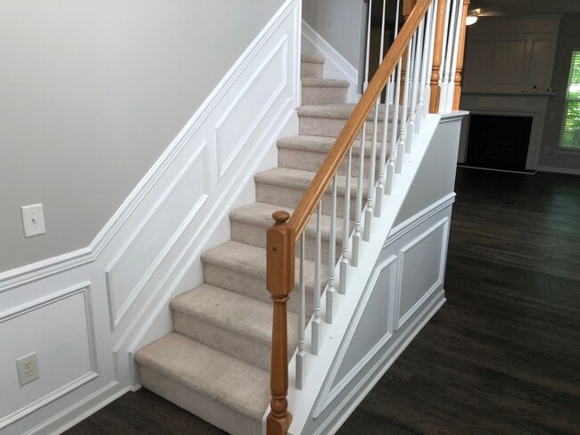 Building Photo - This lovely townhome is located in the highly desirable community of Blakeney Preserve just off R...