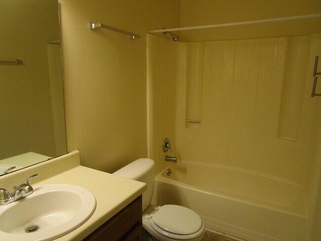 Building Photo - 645 Archdale Dr