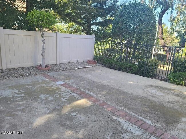 Building Photo - 1029 Amberton Ln