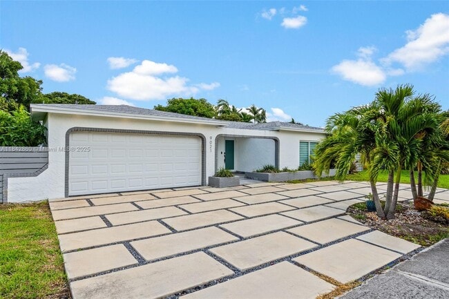 Primary Photo - 9021 NW 7th Ct