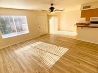 Building Photo - 2 Bedroom 1.5 Bath Townhouse in Fountain Hills