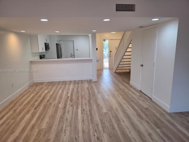 Building Photo - 1325 NW 124th Ave