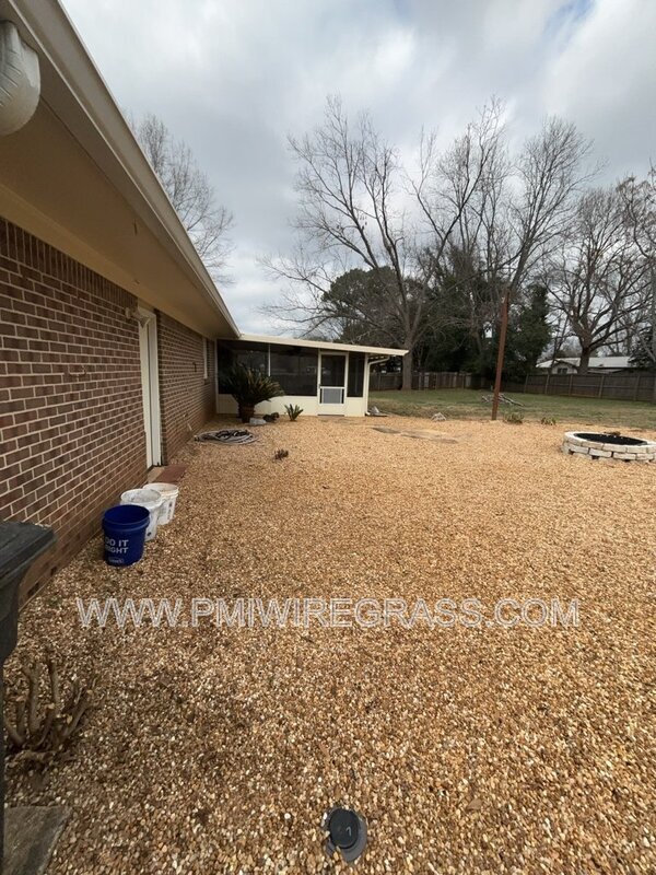 Building Photo - 202 Pondella Dr
