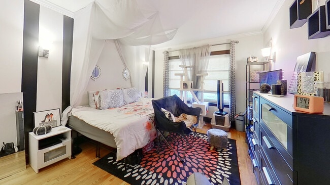 Building Photo - 1925 Grove Ave