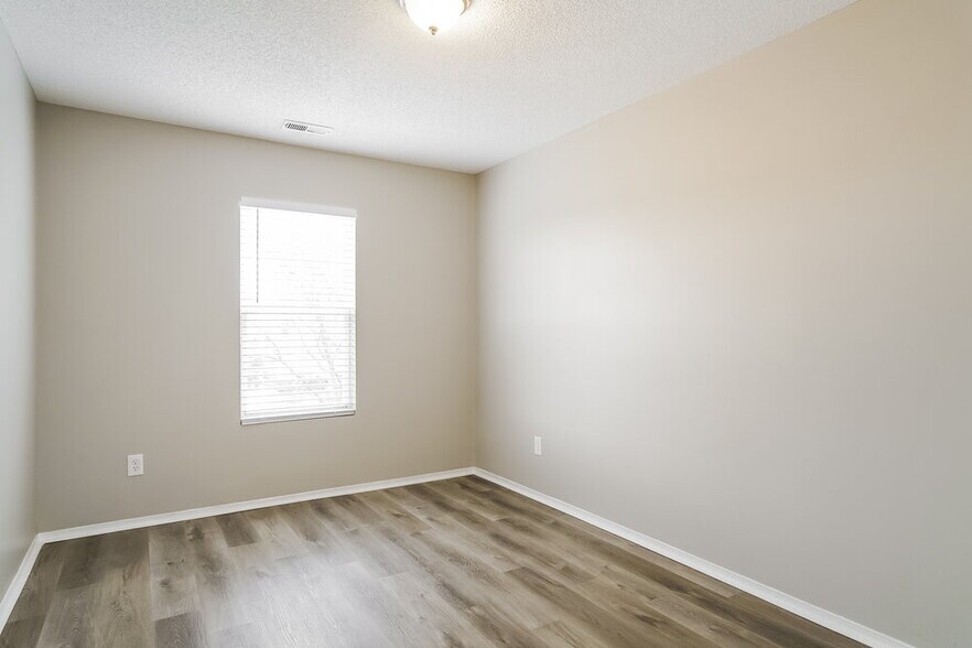 Building Photo - 1005 Naylor Rd