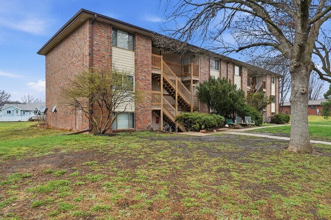 Building Photo - 5509 S 31st St