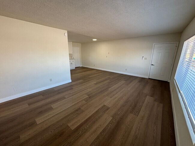 Building Photo - Fully Renovated 3BD/1.5BA Unit | Eucalyptus Ave, Moreno Valley
