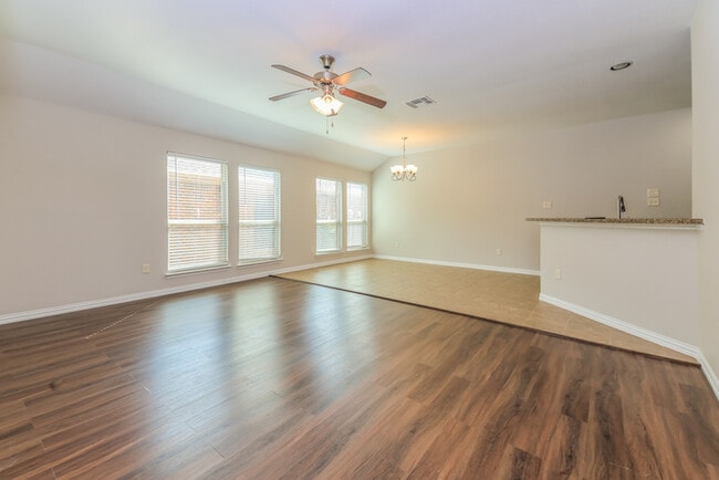 Building Photo - 1629 Applegate Way