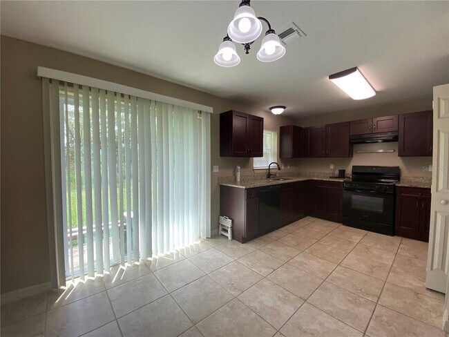 Building Photo - 13760 SW 81 Cir