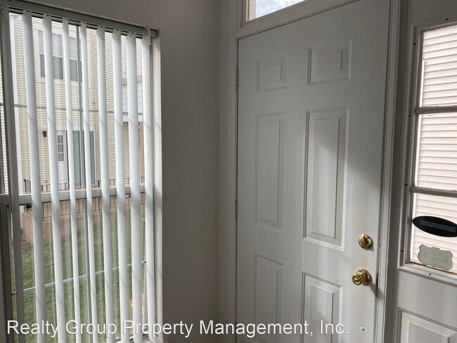 Building Photo - 4 br, 3.5 bath House - 18148 Royal Bonnet ...