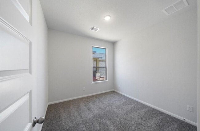 Building Photo - 207 Tejas Vlg Pkwy