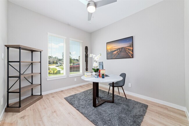 Building Photo - 10332 Rainbow Cove Ln