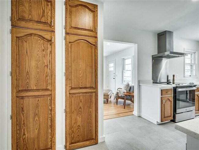 Building Photo - 2708 NW 34th St