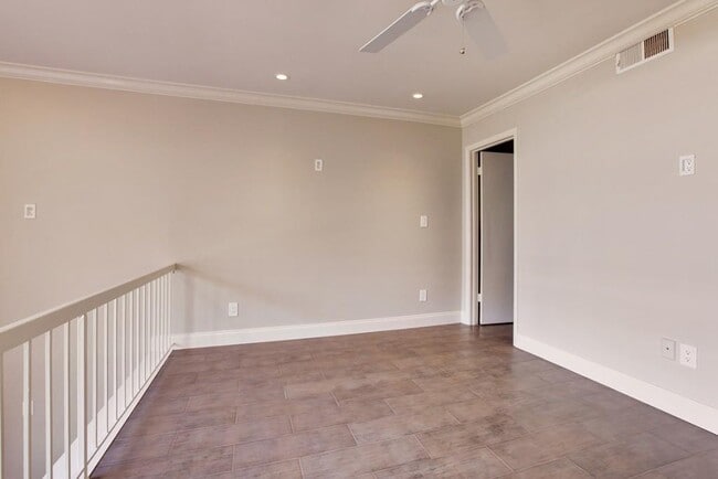 Building Photo - 150 Maribeau Square NW