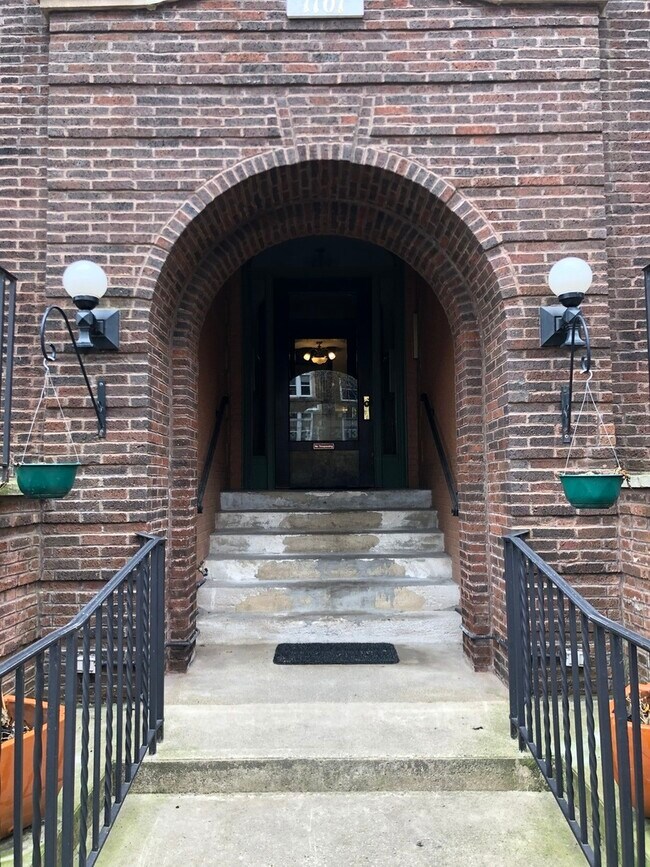 Building Photo - 1101 W Pratt Blvd