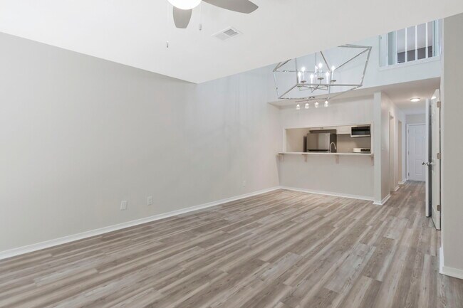 Building Photo - 4221 Brookside Dr
