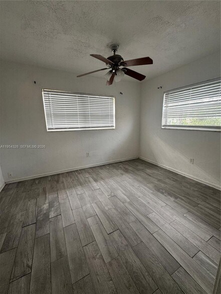 Building Photo - 2505 NW 13th Ct