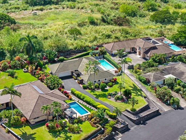 Building Photo - Beautiful Home in Gated Community