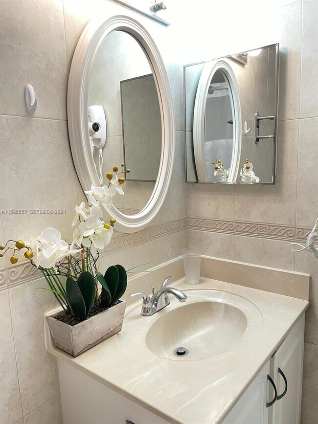 Building Photo - 19201 Collins Ave