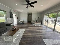 Building Photo - 11240 N Northwood Dr