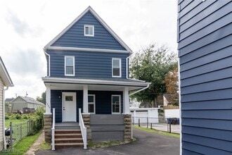 Building Photo - 1464 E 123rd St