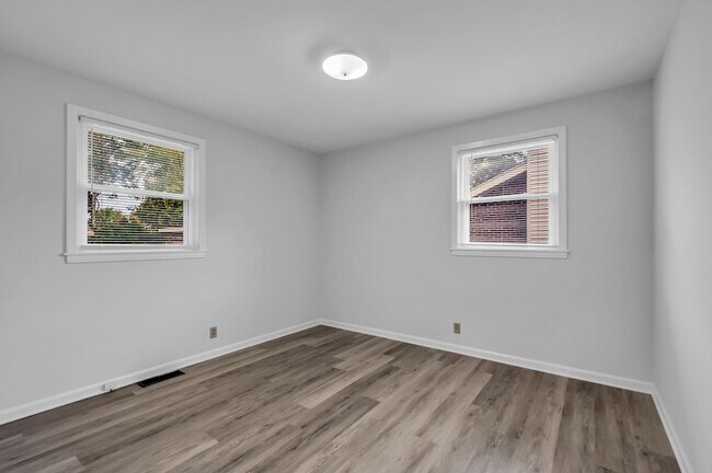 Building Photo - 7453 Harrow Dr