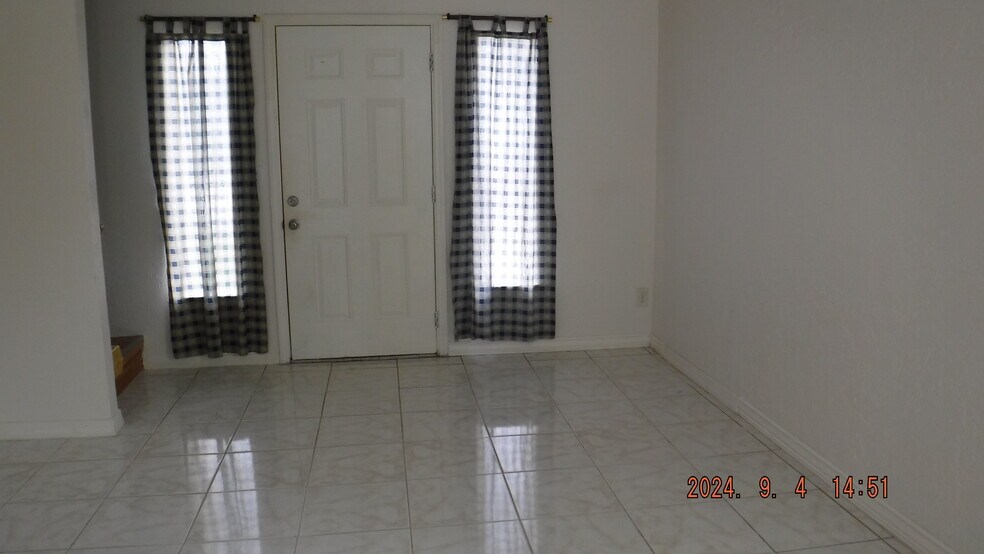 Building Photo - 2138 19th Ave SW