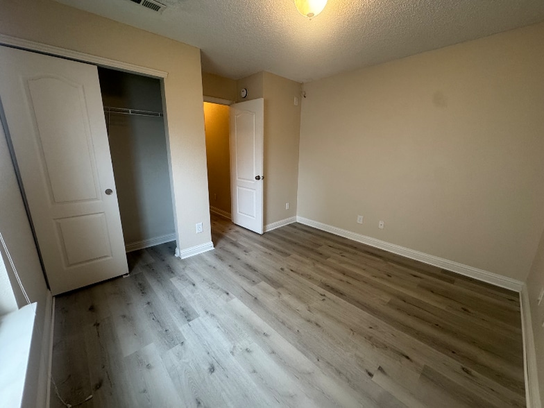 Building Photo - 12805 Courage Crossing